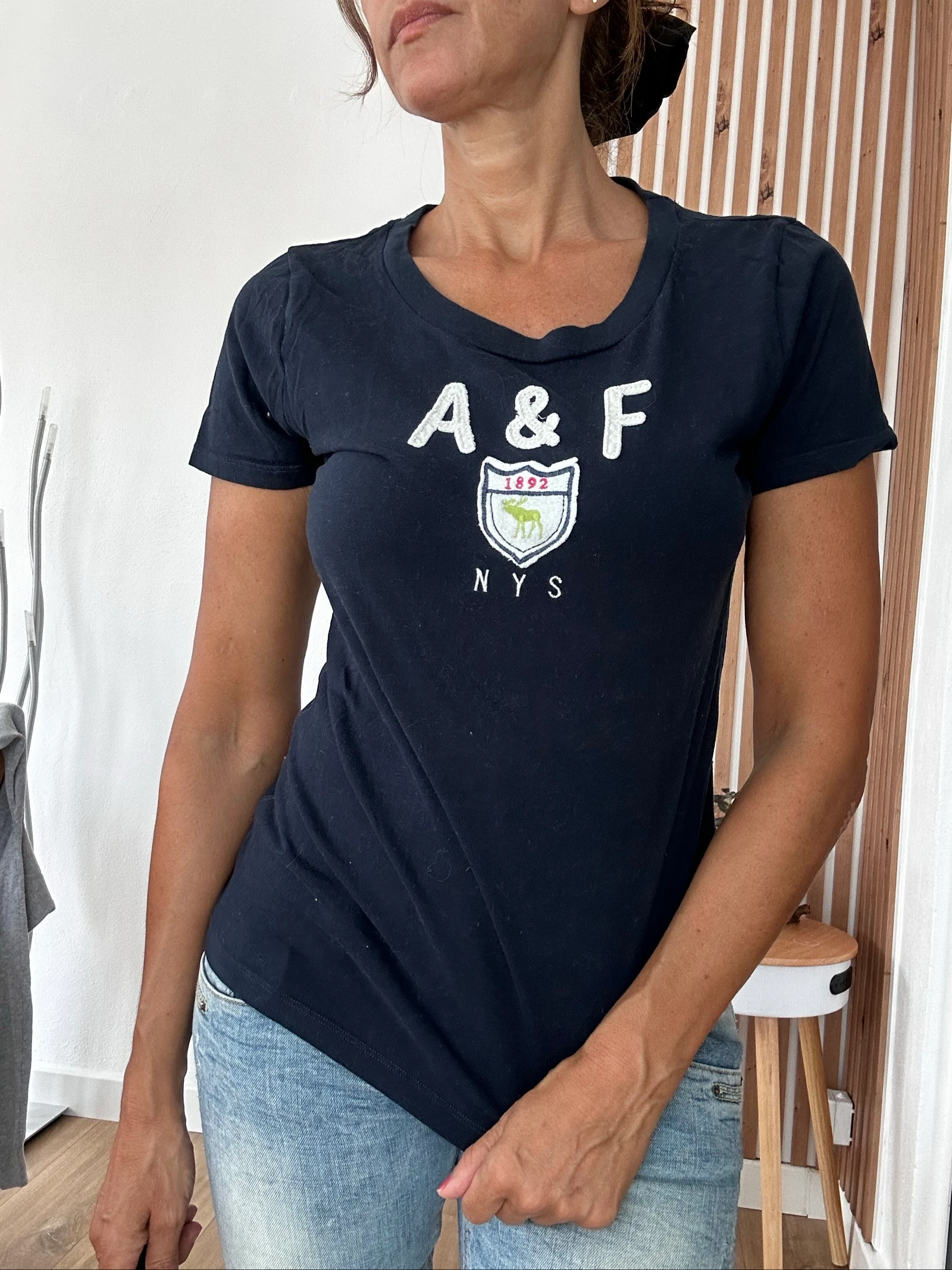 T-shirt Abercrombie & Fitch vintage bleu marine – Logo brodé